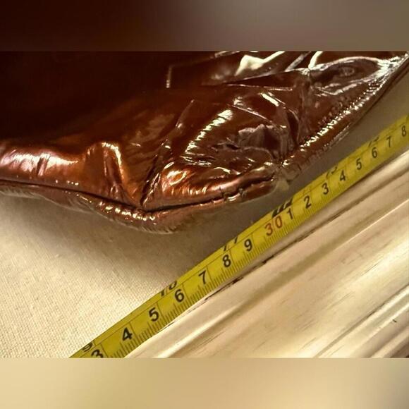 Chanel Bon Bon glossy metallic Bronze Patent Leather tote Vintage 2008 - Picture 11 of 16